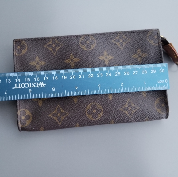 Louis Vuitton Vintage Classic Pouch - Picture 5 of 12